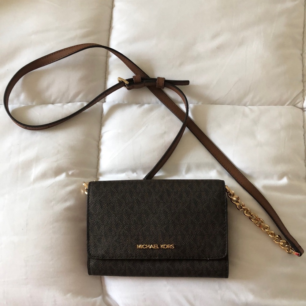Michael Kors Jet Set Travel MD Phone Crossbody
